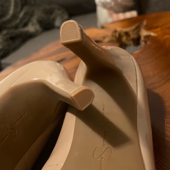 Size 6 Nude Jessica Simpson 4” Pumps - never worn - Picture 5 of 8